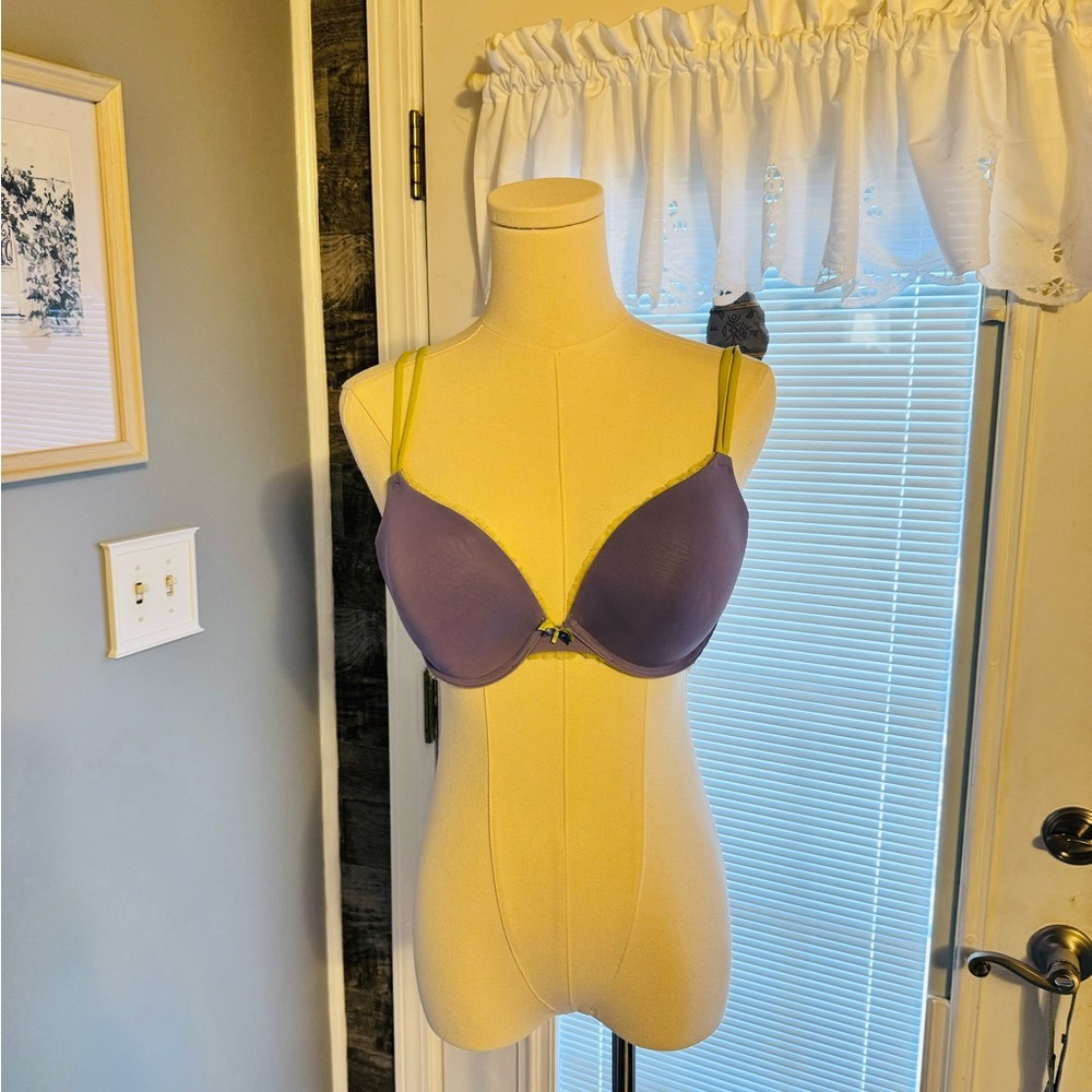 DKNY Bra SZ 34D‎